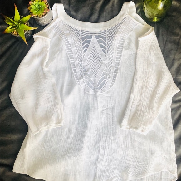 BCX - SZ. L WHITE TOP W/ COLD SHOULDER 3/4 SLEEVES - Picture 3 of 8
